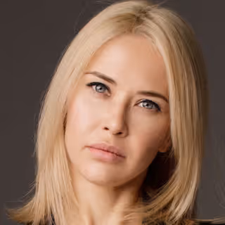 Emily Chen headshot